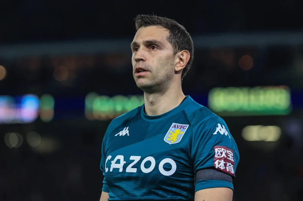 Emiliano Martinez a Chelsea csapatához igazolhat az Aston Villától