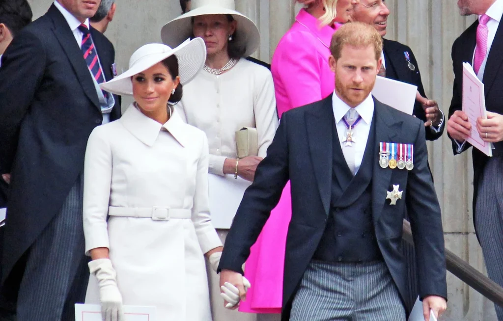 Új fejezet kezdődik: Harry herceg és Meghan Markle visszatér az Egyesült Királyságba