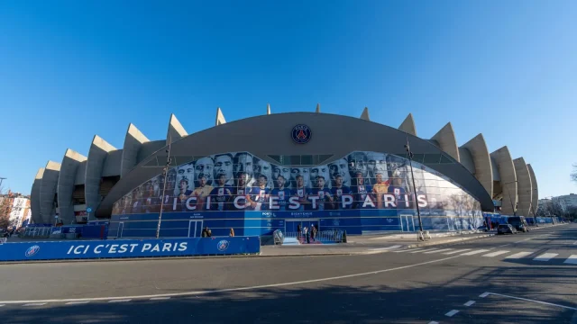 Helyszínt vált a PSG a Parc des Princes gyepszőnyegének károsodása miatt