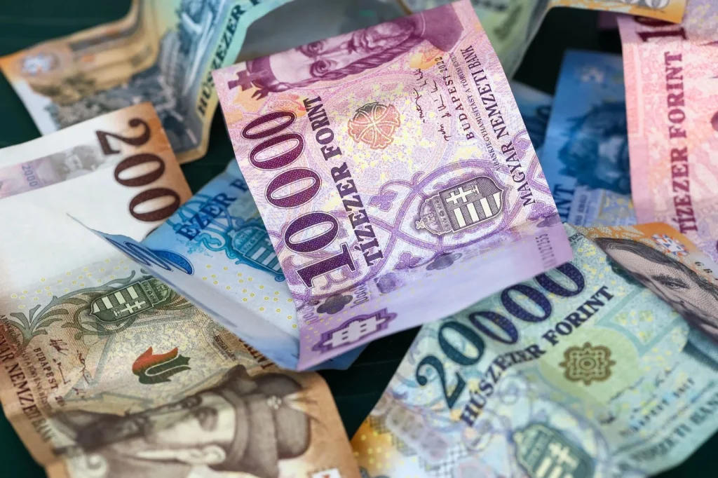 Kamatdöntő ülést tart a jegybank, érkeznek a friss munkaerőpiaci és államháztartási adatok