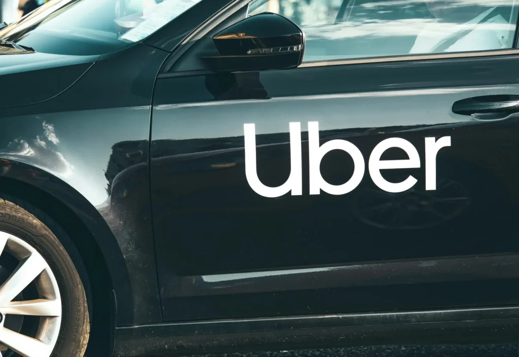 Jelentős, 825 millió eurós bírságot kapott az Uber Hollandiában