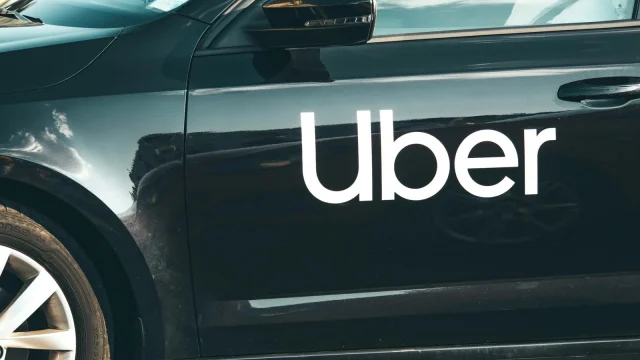 Jelentős, 825 millió eurós bírságot kapott az Uber Hollandiában