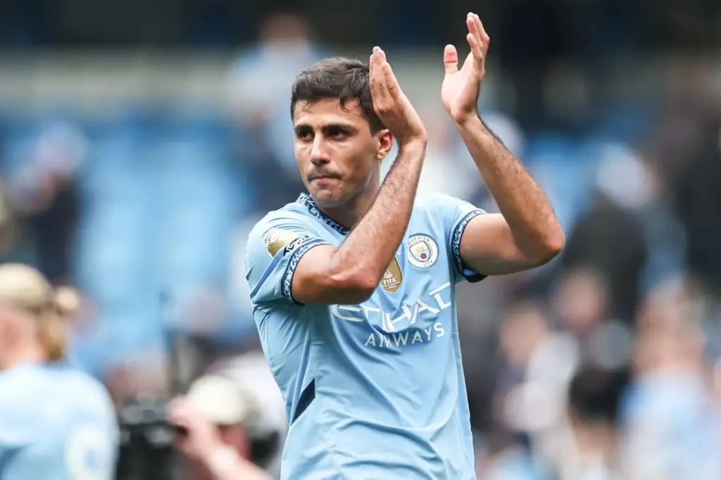 Harmadik ajánlatát készíti elő a Barcelona Rodri megszerzésére