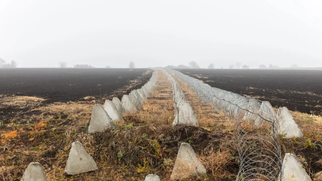 Német utászok segítik a lengyel védelmi vonal kiépítését az orosz határon