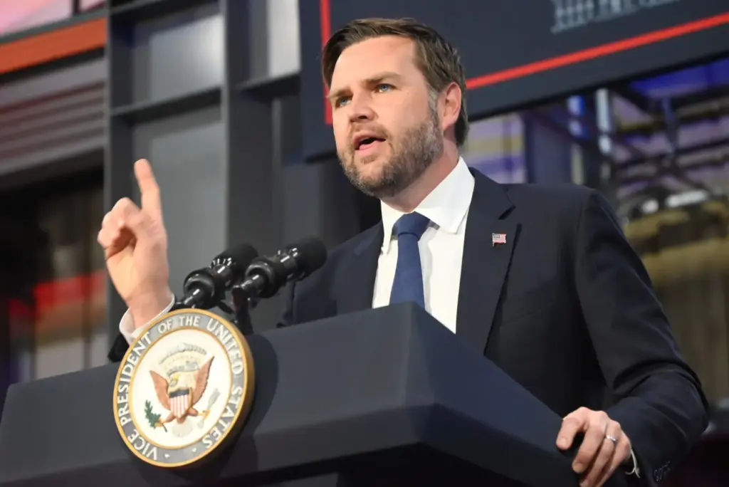JD Vance: Az olajárak alacsonyan tartása az USA legfőbb célja Iránban