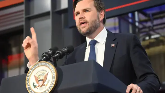 JD Vance: Az olajárak alacsonyan tartása az USA legfőbb célja Iránban