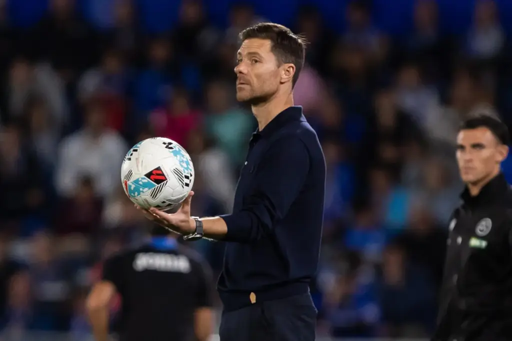 Xabi Alonso Chelsea: taktikai újítások és a keret átalakítása