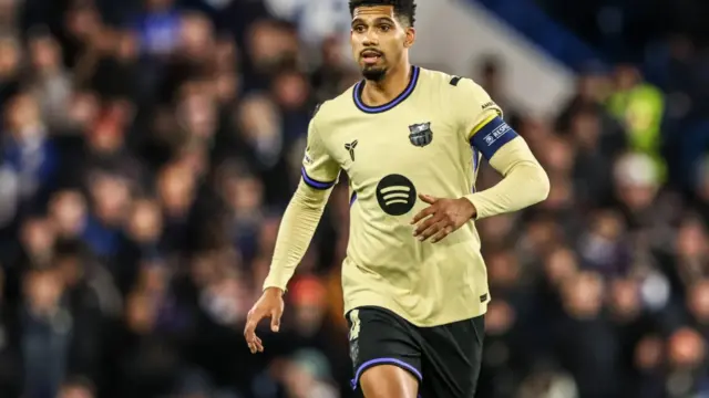 Ronald Araujo a Liverpoolhoz igazol: kölcsönszerződés vételi opcióval