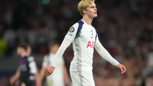 Lucas Bergvall visszatérne a Barcelonához, de a klub nem kér belőle