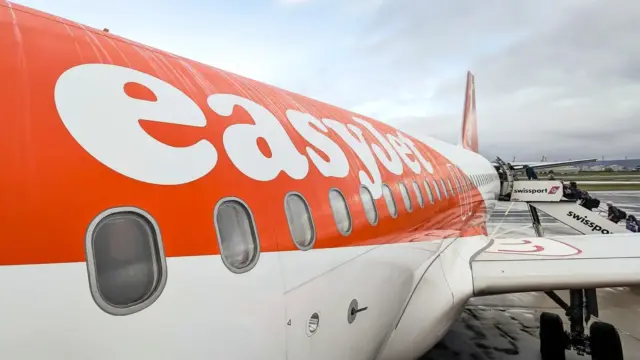 Munkabeszüntetés miatt törölte járatai jelentős részét az Easyjet Franciaországban