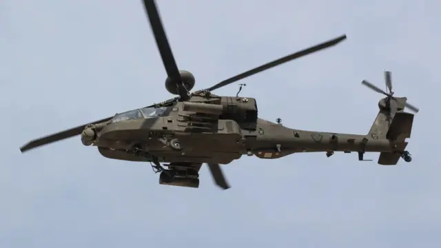 Apache helikopterek szervizközpontja épül a lengyelországi Lódzban