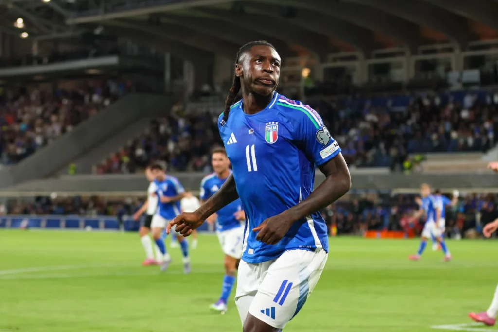 Moise Kean átigazolása: még mindig távol az egyezség a Como és a Fiorentina között