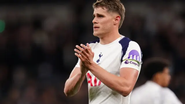 Hosszabbított Micky van de Ven, a csapat egyik kulcsembere