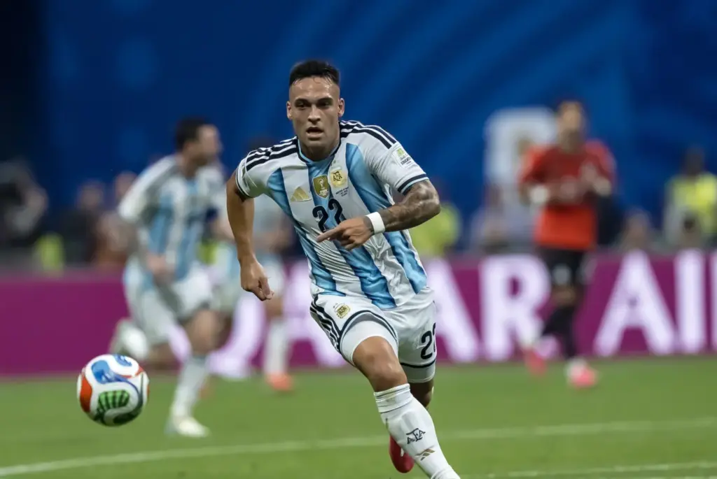 Lautaro Martínez lehet a Barcelona B-terve Julián Álvarez helyett