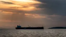 Irán és Omán megállapodott a Hormuzi-szoros hajózási útvonaláról