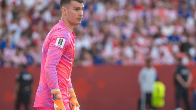 Meglepő kapusigazolás: Dominik Livakovic az FC Barcelonánál