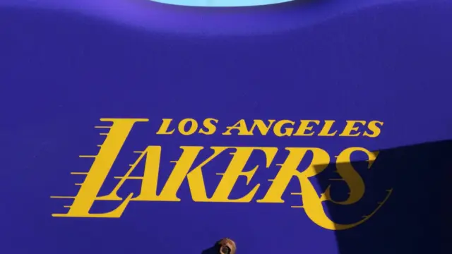 Bob Iger és Josh Kushner megvásárolja a Los Angeles Lakers csapatát