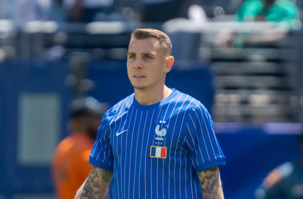 HIVATALOS: Lucas Digne visszatért a Paris Saint-Germain csapatához