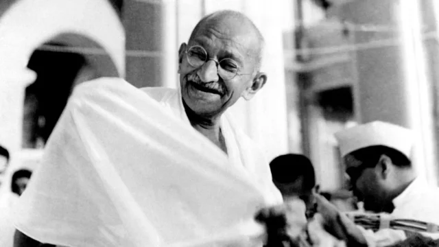Rekordáron kelt el Mahatma Gandhi kéziratos gyűjteménye Mumbaiban