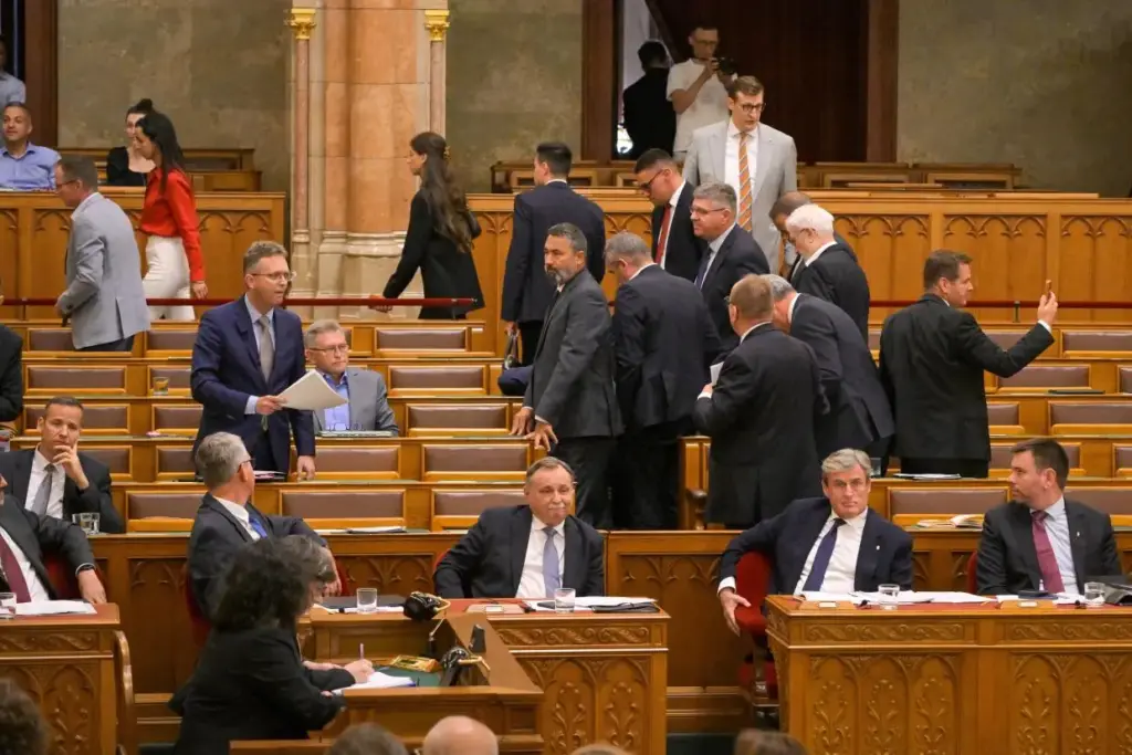 A Fidesz-frakció szerint a keddi államfőválasztás a demokrácia mélypontja