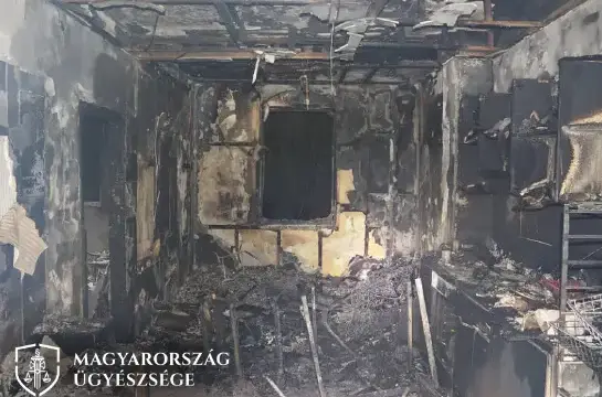 Vádat emeltek az esztergomi tűzesetet okozó nő ellen