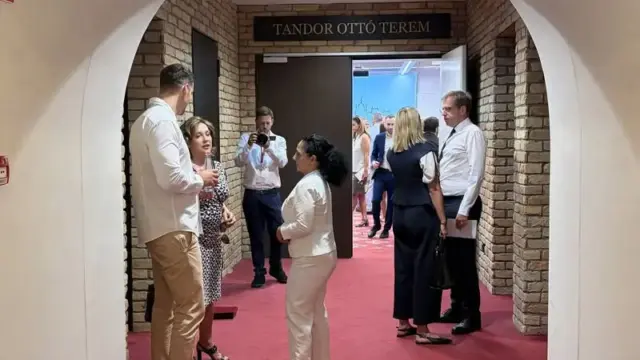 A köztársasági elnök személyéről tárgyal a frakció