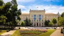 Endoszkópos gerincműtétet végeznek az SZTE Idegsebészeti Klinikáján