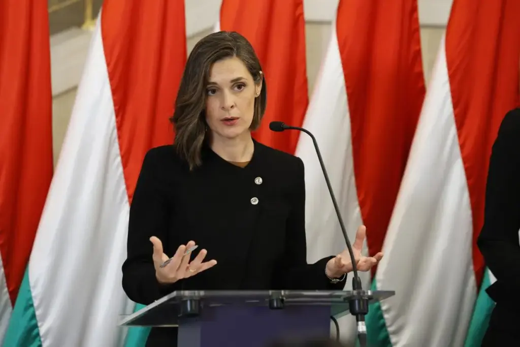 Automatikus iskolakezdési támogatást folyósít a kormány két részletben