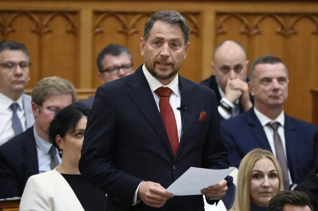 Az alkotmányozásban való részvétel a Tisza Szigetek legfontosabb feladata