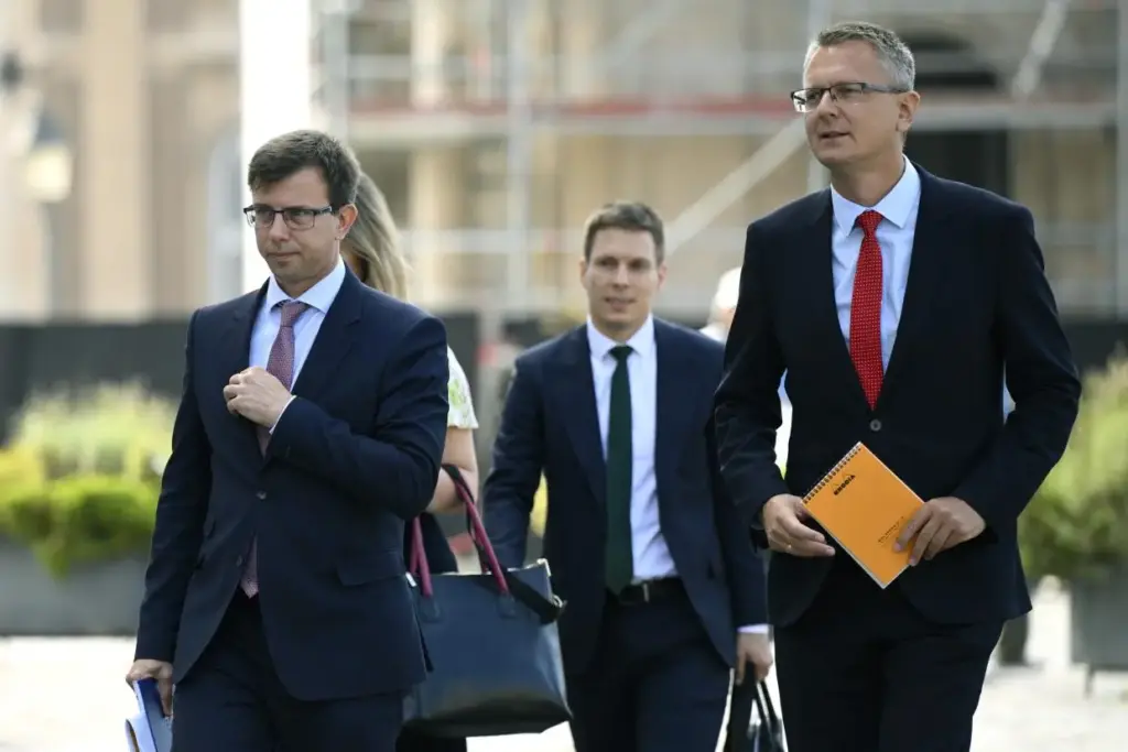 Bírálja a Fidesz és a KDNP az új köztársasági elnök megválasztását