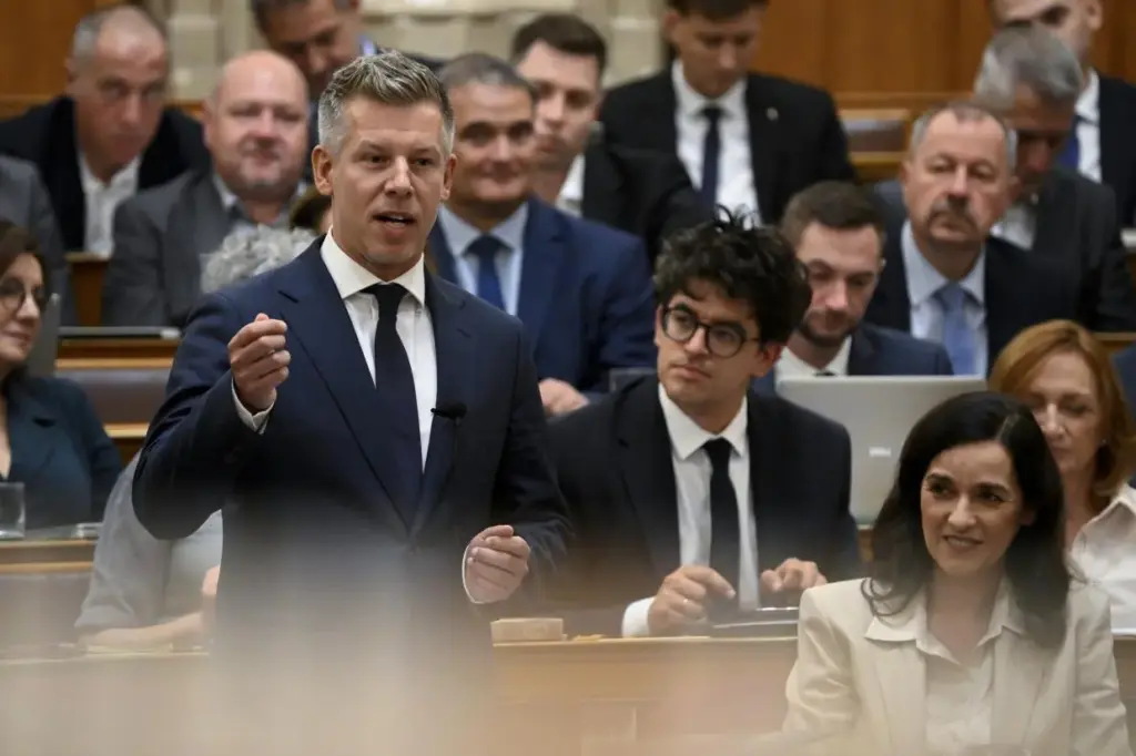 Családpolitika, köztársasági elnök és roma holokauszt az Országgyűlésben