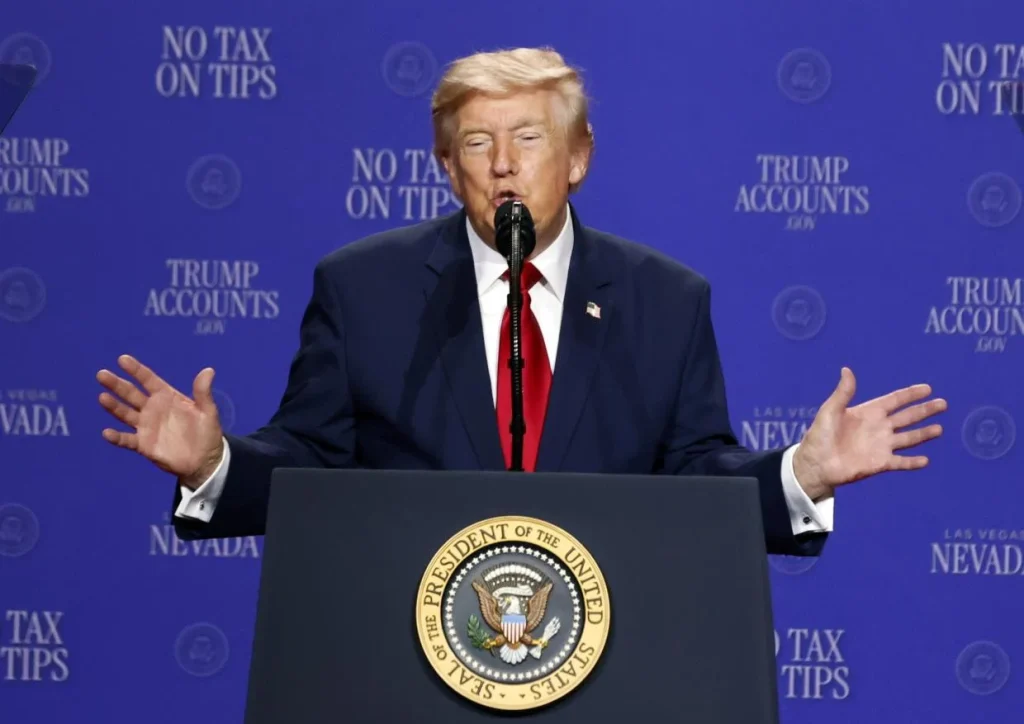 Donald Trump: Aknamentesítették a Hormuzi-szoros vízi útvonalát