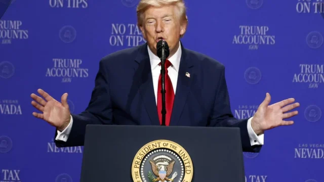 Donald Trump: Aknamentesítették a Hormuzi-szoros vízi útvonalát