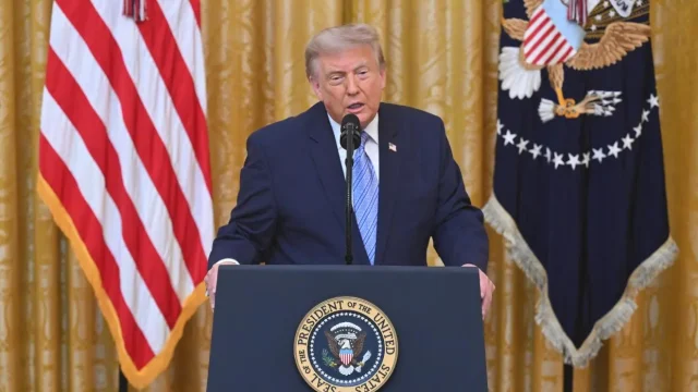 Váratlan fordulat: Trump leállította a dél-koreai hadgyakorlatot