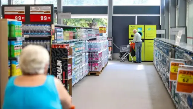 Felújított szupermarketet nyitott az Auchan Szekszárdon