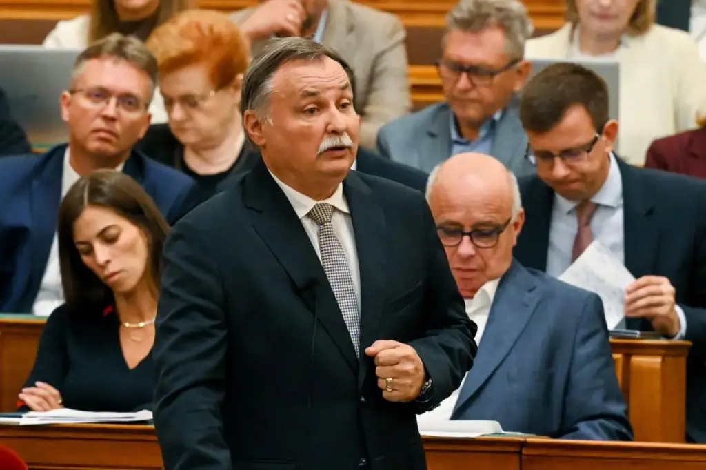 Gajdos László cáfolta, hogy szabadságon lenne a vízügyi államtitkár