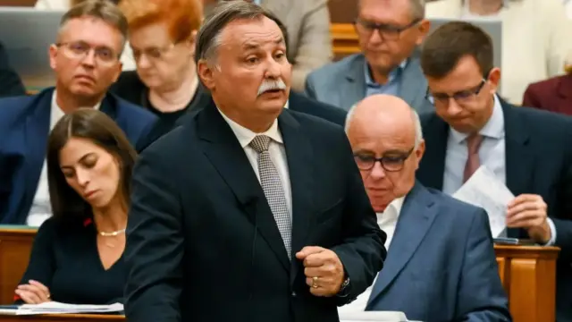 Gajdos László cáfolta, hogy szabadságon lenne a vízügyi államtitkár
