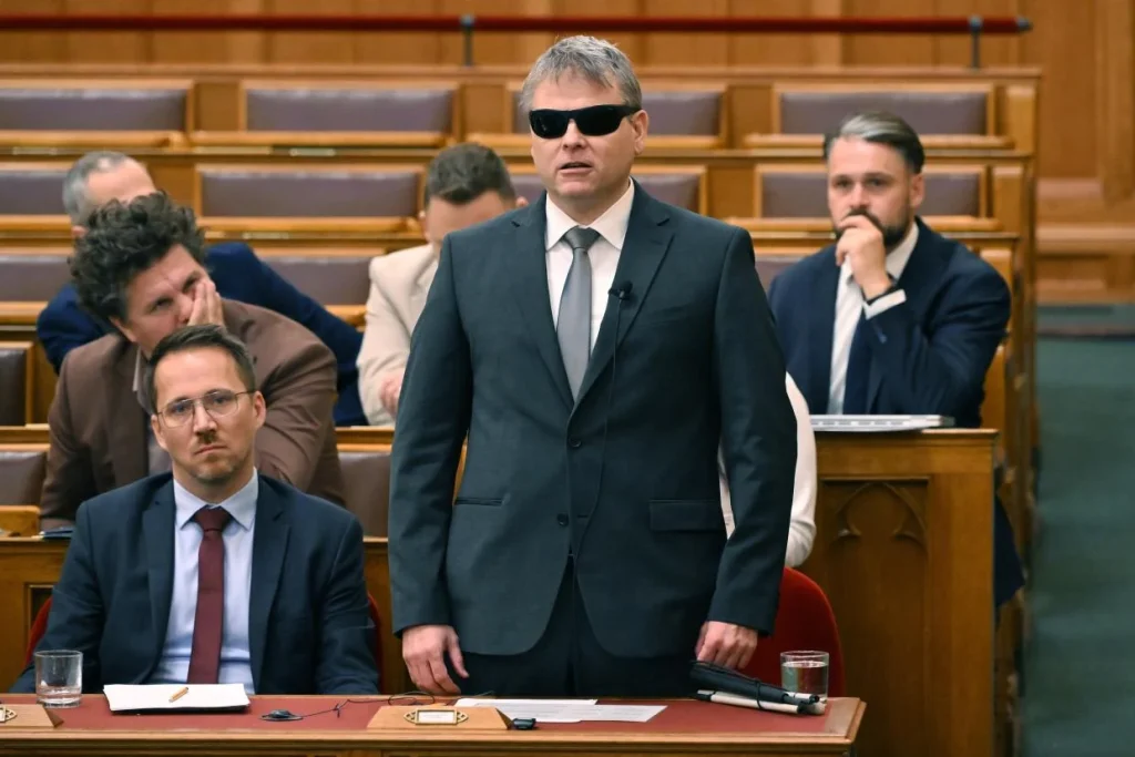 Hétfőn érkezik az iskolakezdési támogatás első részlete és a szeptemberi családi pótlék