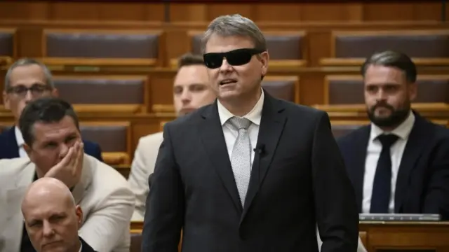 Ismeretlen tettes ellen tett feljelentést a szociális miniszter a konténerkazánok ügyében
