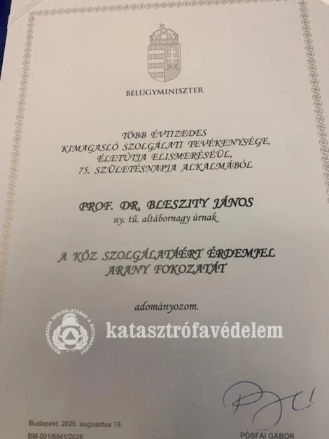 Katasztrófavédelem: Belügyminiszteri elismerést kapott dr. Bleszity János nyugalmazott tűzoltó altábornagy