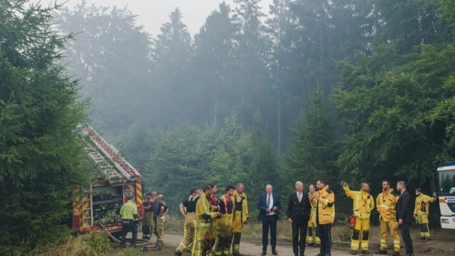 Körülhatárolták, de még nem sikerült megfékezni a belgiumi erdőtüzet