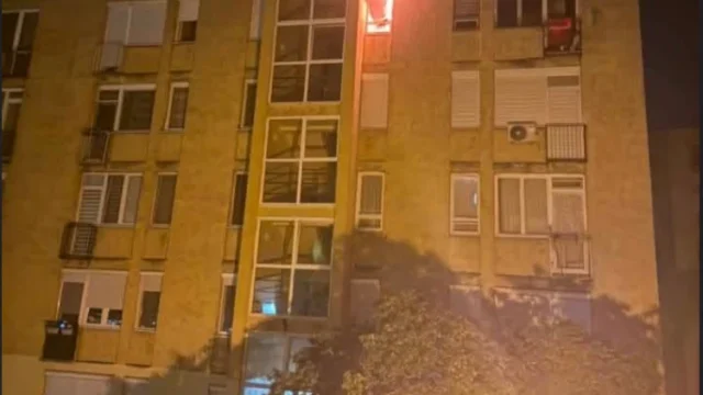 Életük kockáztatásával mentettek ki egy férfit a kigyulladt kazincbarcikai lakásból a rendőrök