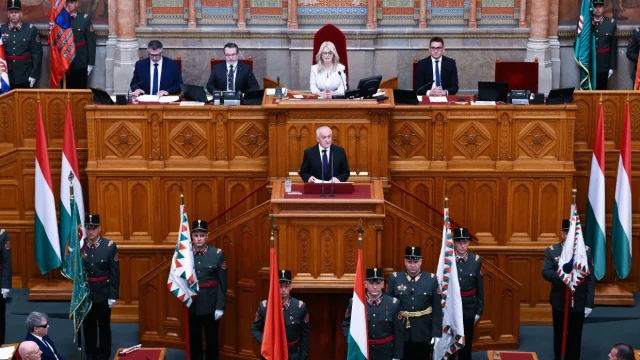Ma lép államfői hivatalába Baka András