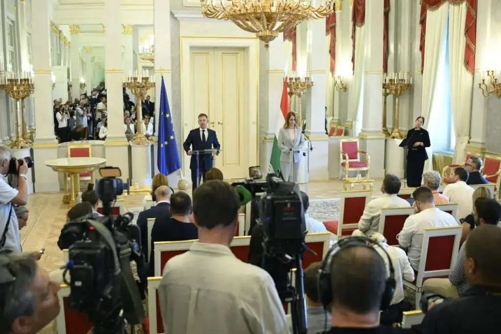 Magyar Péter a nemzeti összefogás fontosságáról beszélt a válsághelyzetben