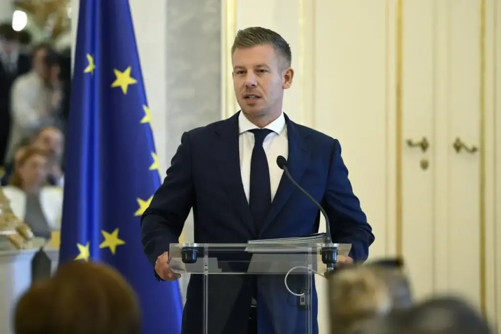 Magyar Péter a nemzeti összefogás fontosságáról beszélt a válsághelyzetben