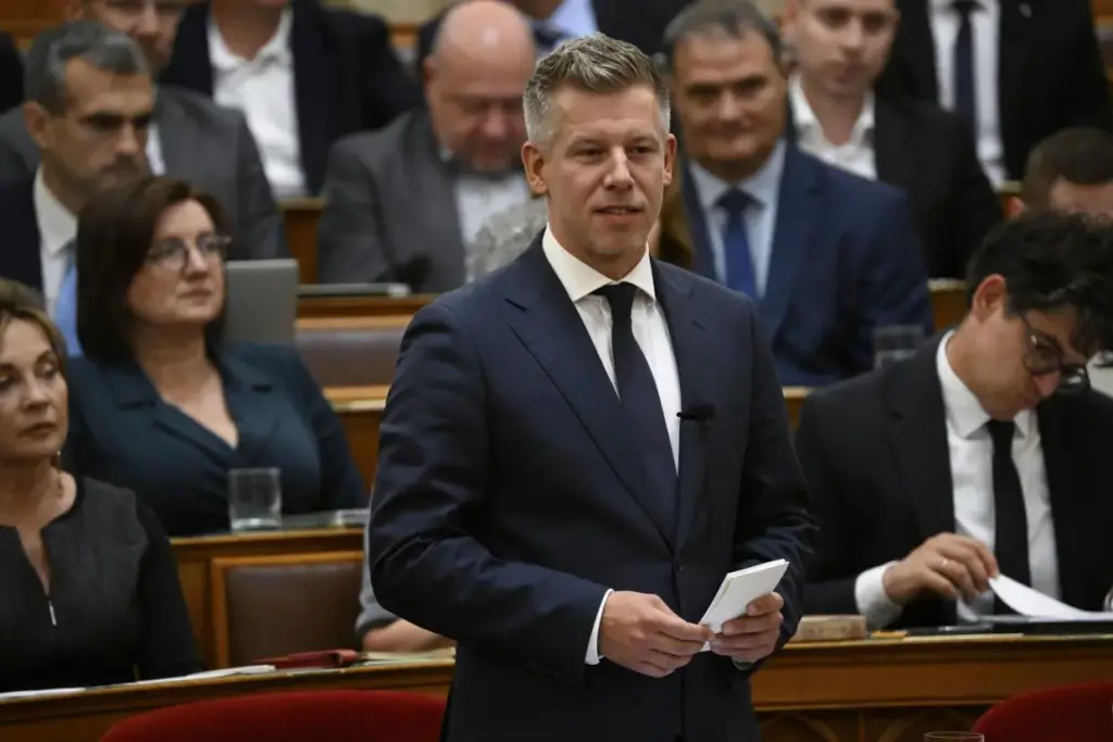 Magyar Péter Paksra hívta a parlamenti pártok elnökeit