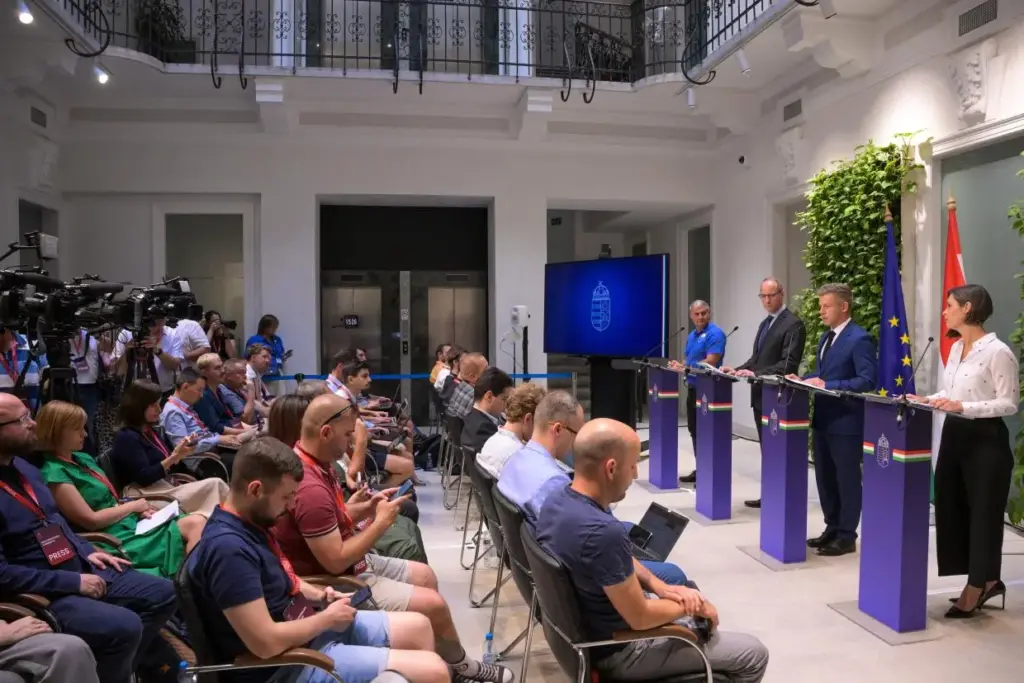 Magyar Péter: újra apadásnak indult a Duna vízszintje