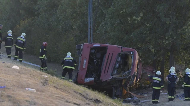 Még mindig kórházban kezelik az M3-as autópályán történt buszbaleset több sérültjét