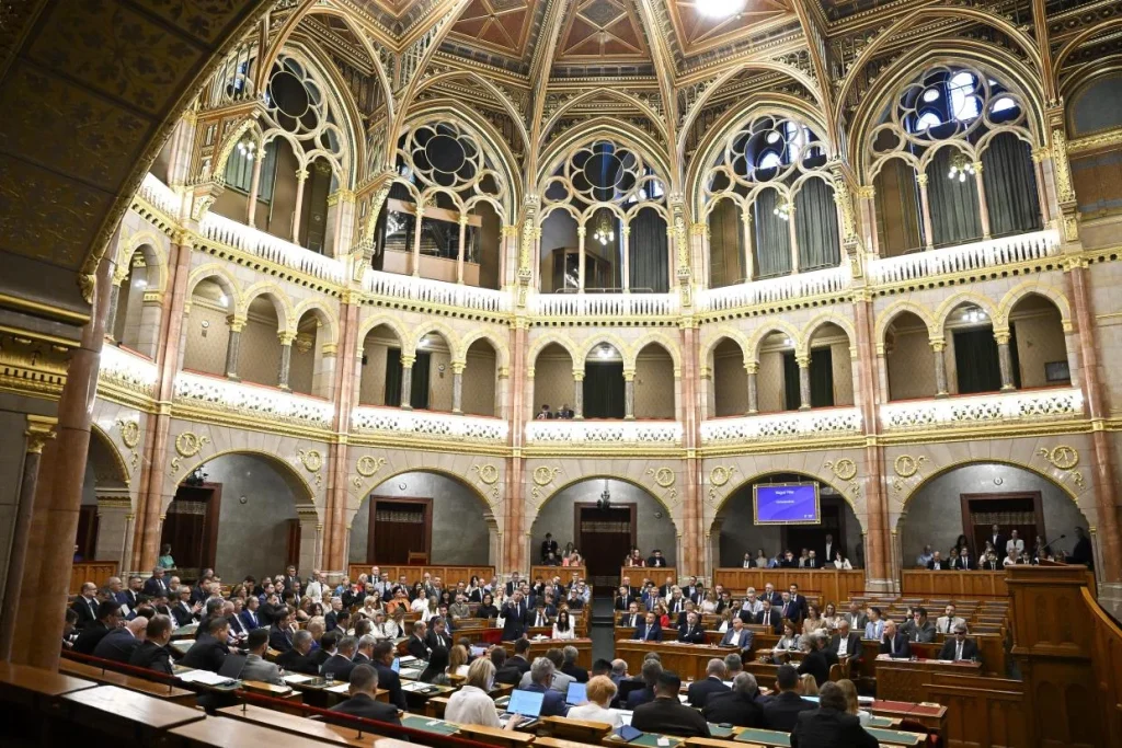 Megkezdődött a titkos szavazás az NVVH vezetőinek megválasztásáról