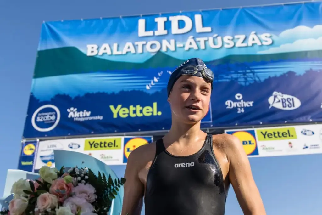 Nagy Nándor és Békési Eszter nyerte a 44. Balaton-átúszást